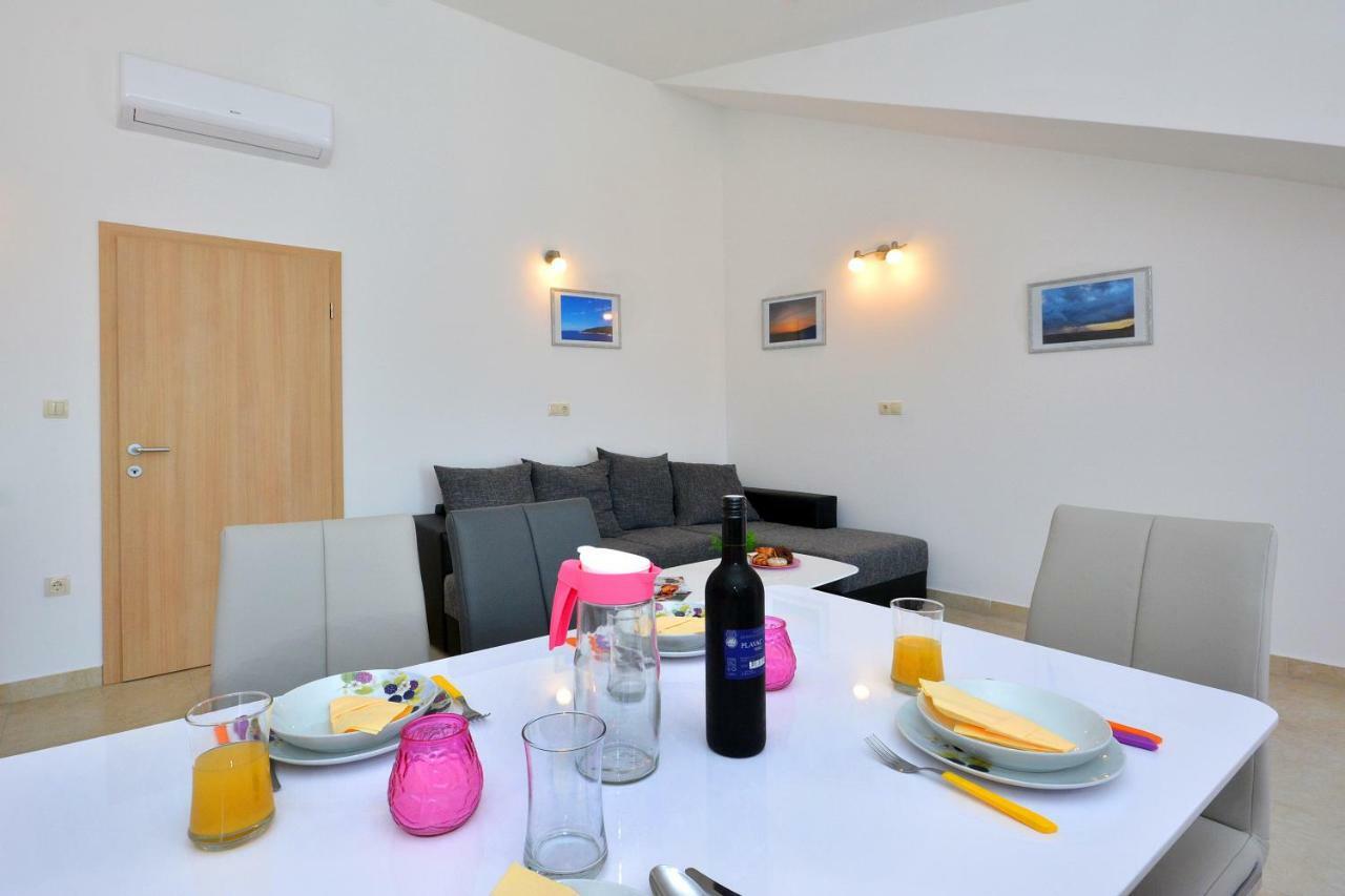Solis Apartment *